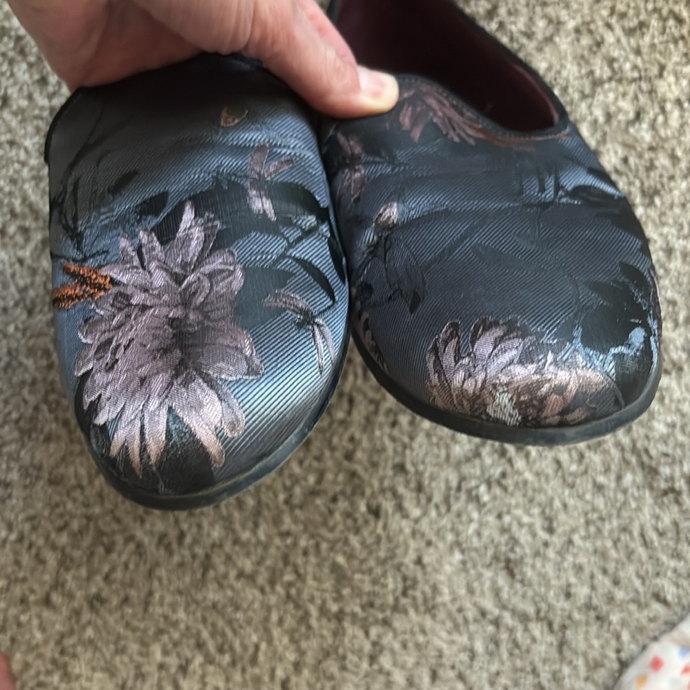 SOLD OUT Men's Vihan Floral Jacquard Smoking Slippers - Picture 10 of 13